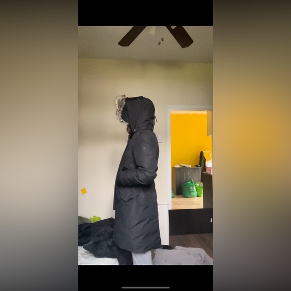 Knee Length Winter Women’s North-face Black Coat. - Picture 6 of 7